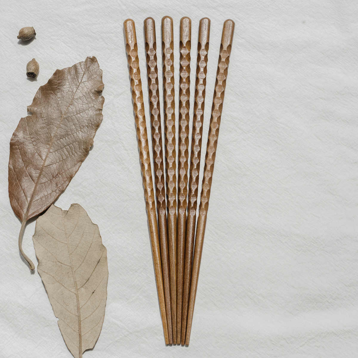 Embossed Texture Sashimi Pointed-toe Retro Chopsticks