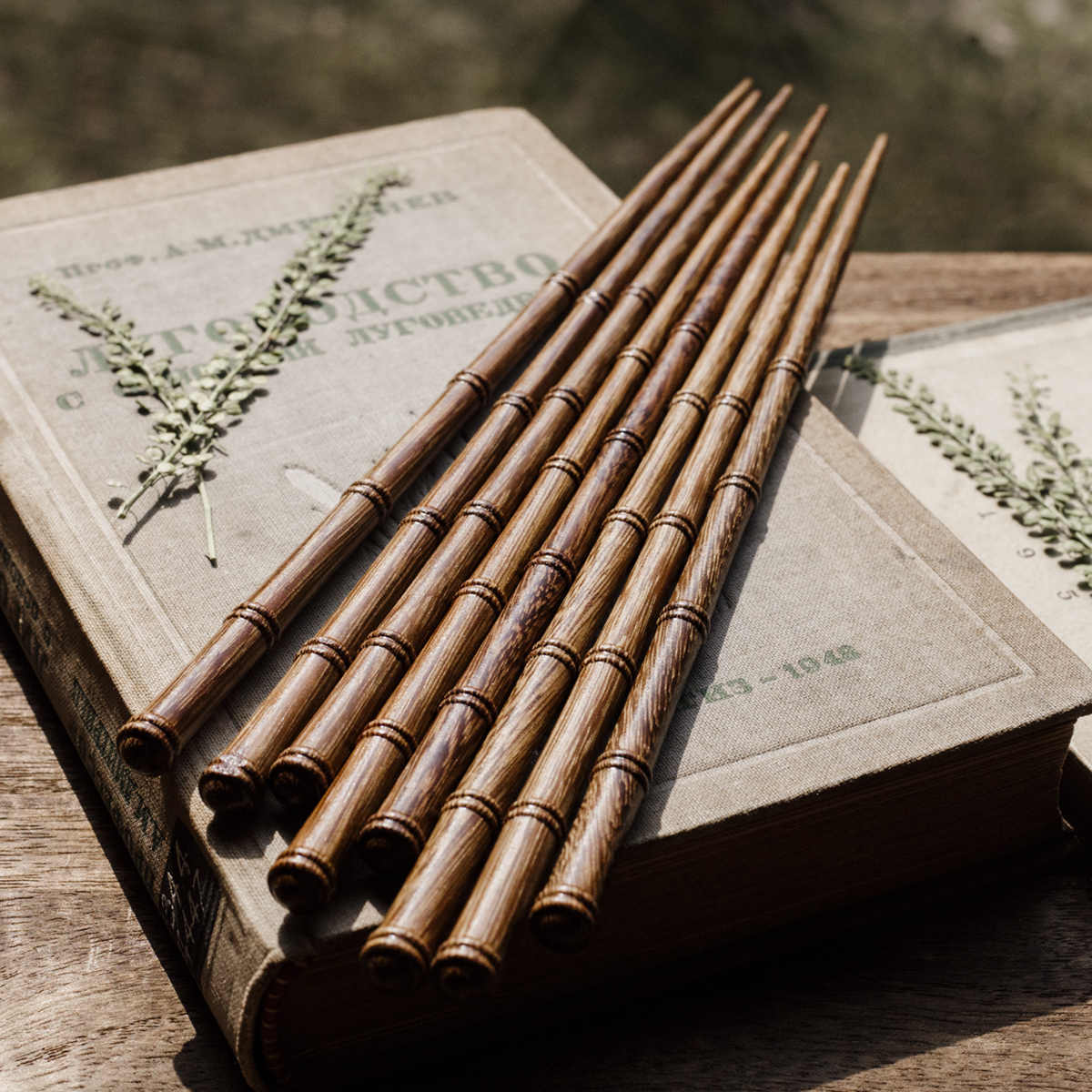 Door Frame Bamboo Sashimi Pointed Chopsticks