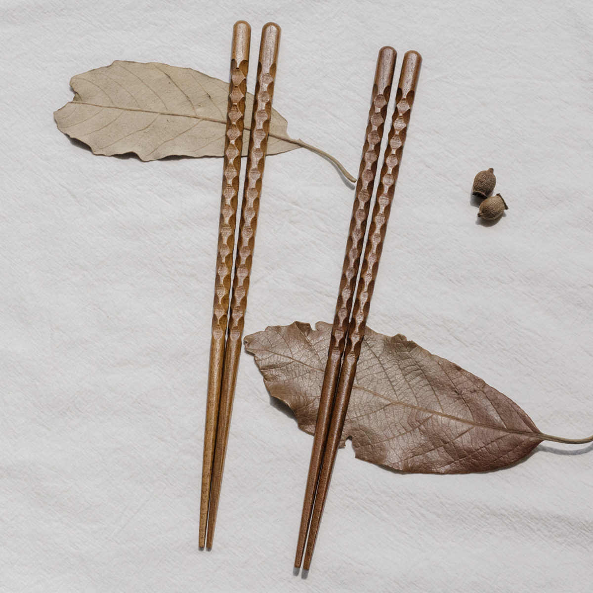 Embossed Texture Sashimi Pointed-toe Retro Chopsticks